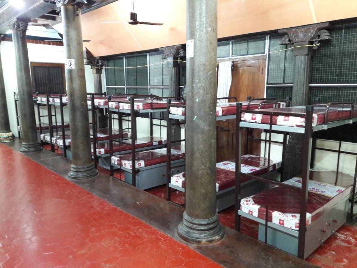 טריואנדרום Devasthanam Lodge מראה חיצוני תמונה